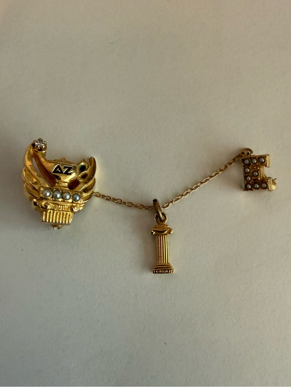 Vintage Delta Zeta Sorority Pin w/Pearls, Epsilon Guard & Scholarship Dangle